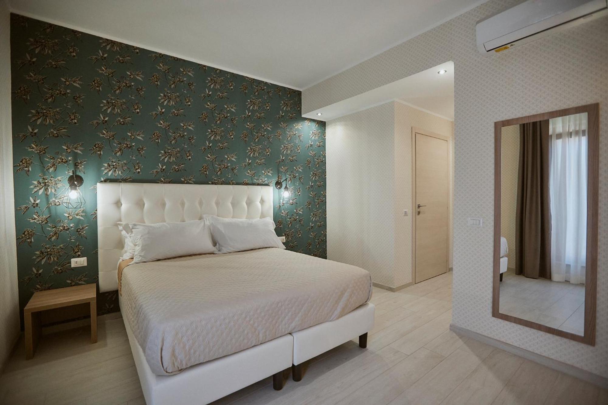Castrichella Boutique Rome Airport Fiumicino