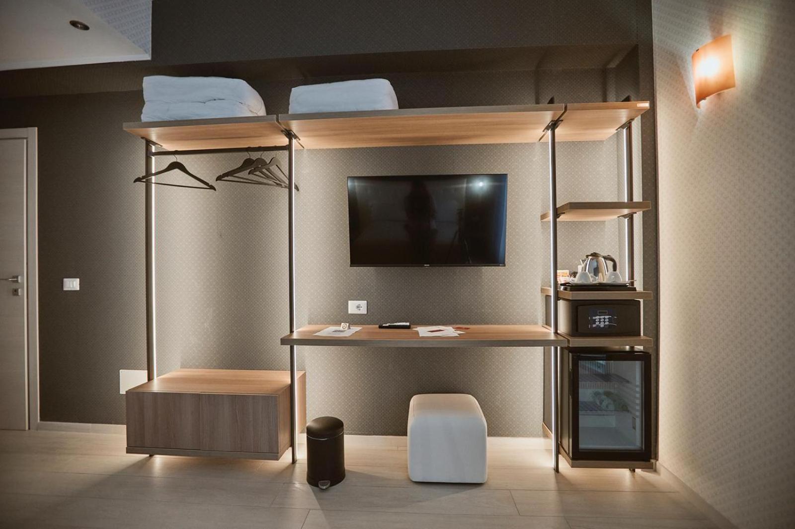 Castrichella Boutique Rome Airport